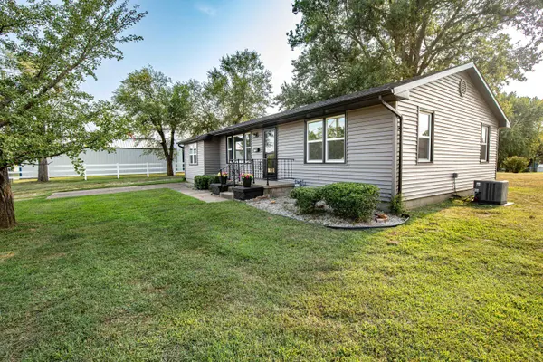 1108 S Jackson ST, El Dorado Springs, MO 64744