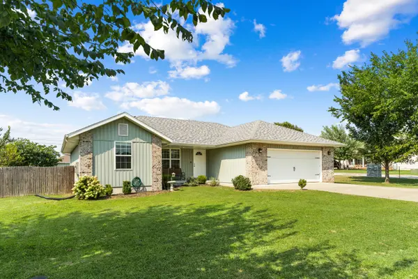 315 Town LOOP, Marshfield, MO 65706