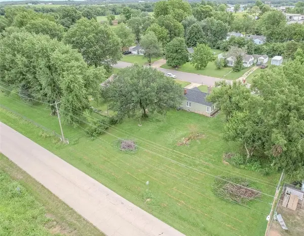 111 Crescent DR, Lebanon, MO 65536