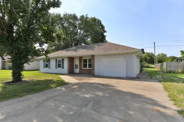 320 E Parkview ST, Bolivar, MO 65613