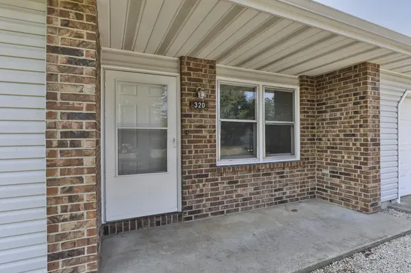 320 E Parkview ST, Bolivar, MO 65613