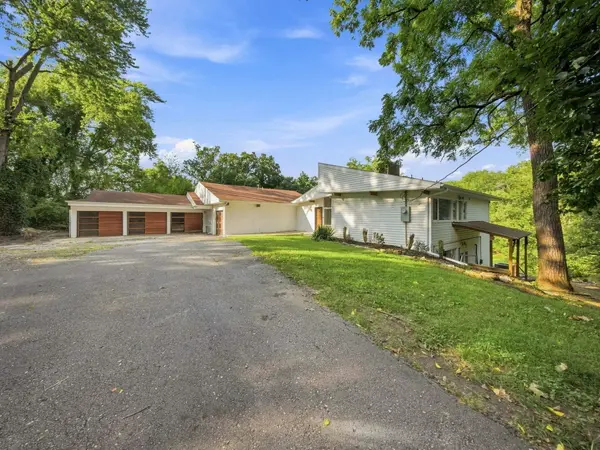 101 W Secluded LN, Nixa, MO 65714