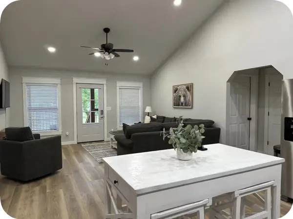 200 Bonnie LN, Seymour, MO 65746