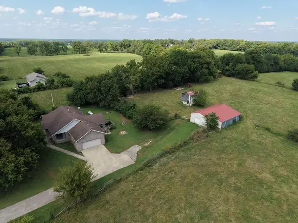 2904 N Farm Road 123, Springfield, MO 65803