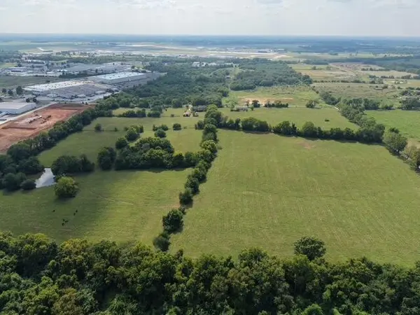 2904 N Farm Road 123, Springfield, MO 65803