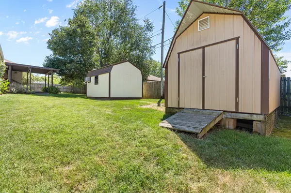 3676 W Kingsley ST, Springfield, MO 65807