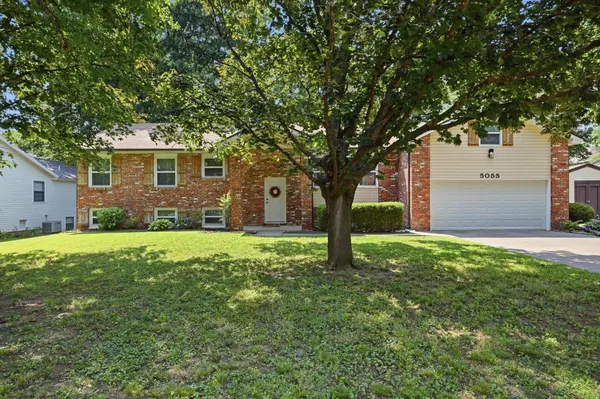 5055 S Walnut Hill RD, Springfield, MO 65810