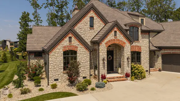 871 E Kenmare CT, Nixa, MO 65714