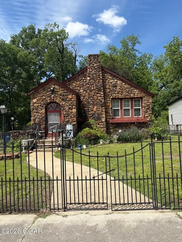 1621 S Main ST, Carthage, MO 64836