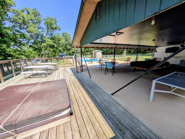 84 Kings Cove LN #16, Reeds Spring, MO 65737