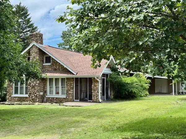 204 E East 3rd ST, Mountain View, MO 65548