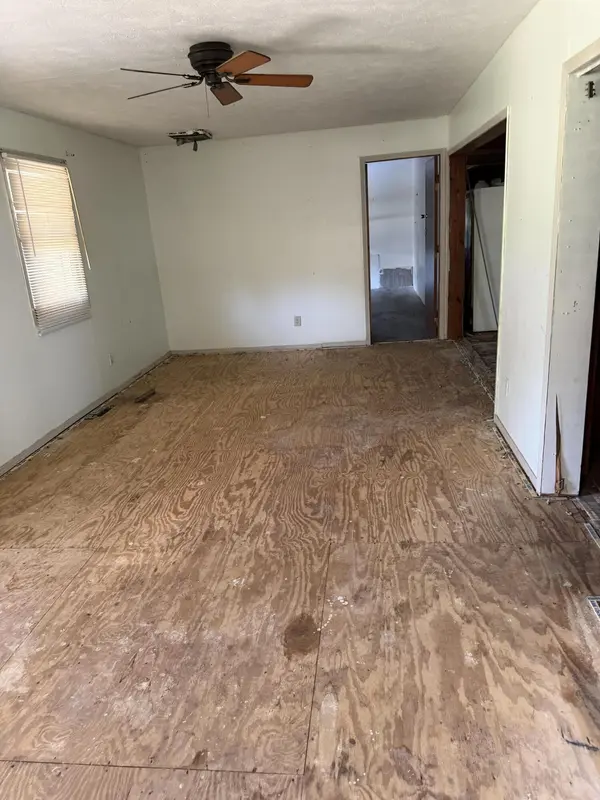 135 Lake Circle DR, Galena, MO 65656