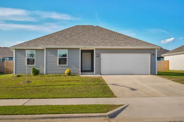 2455 E Terrier ST, Republic, MO 65738