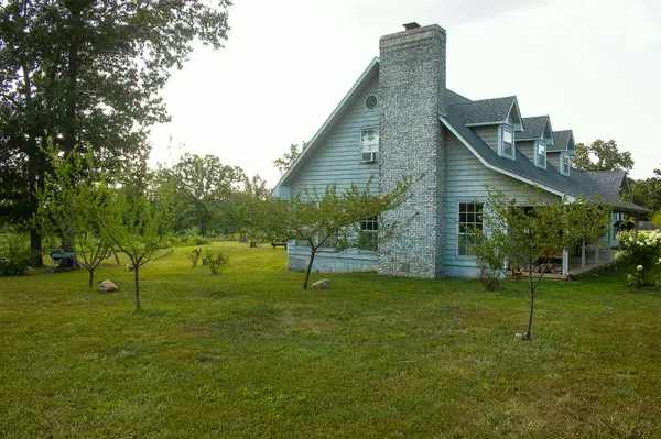 3339 U.S. 63, Koshkonong, MO 65692