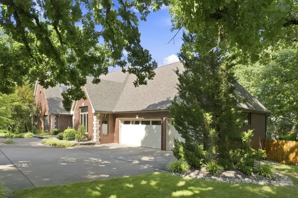 5151 S Aleshire CT, Springfield, MO 65804