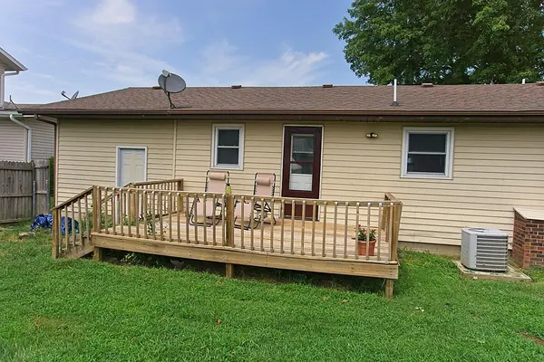 103 E Willow ST, Mansfield, MO 65704