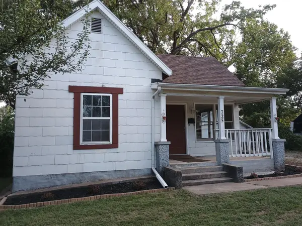 725 W Chicago ST, Springfield, MO 65803