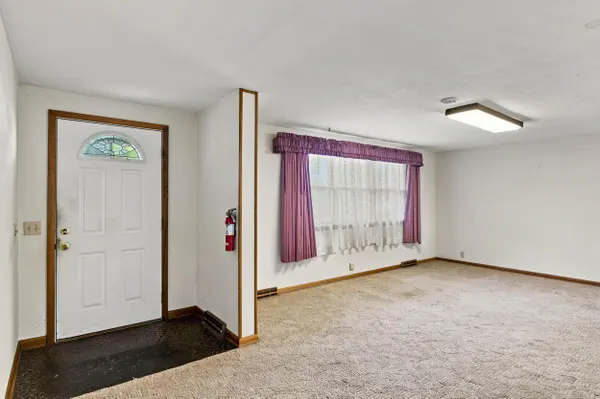 114 Melody LN, Monett, MO 65708