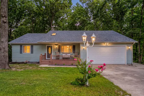 71 Queensberry DR, Branson West, MO 65737