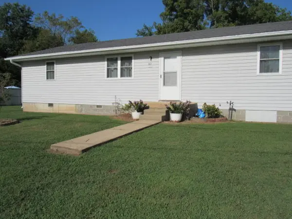 501 S West ST, Mountain Grove, MO 65711