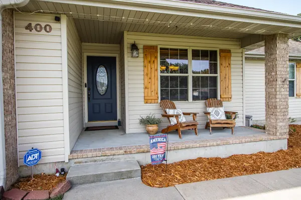 400 E Whippoorwill DR, Strafford, MO 65757