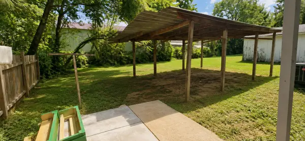 802 Corn AVE, Willow Springs, MO 65793