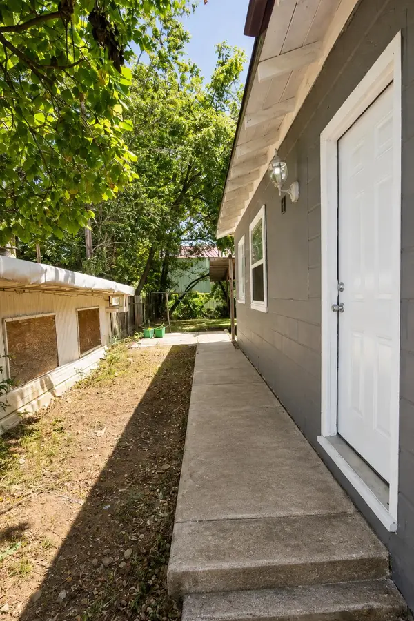 802 Corn AVE, Willow Springs, MO 65793