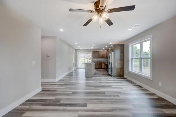 215 W Lexington AVE, Jasper, MO 64755