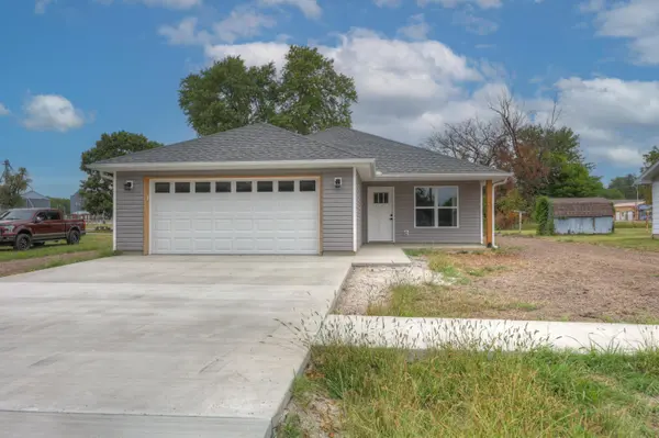 215 W Lexington AVE, Jasper, MO 64755