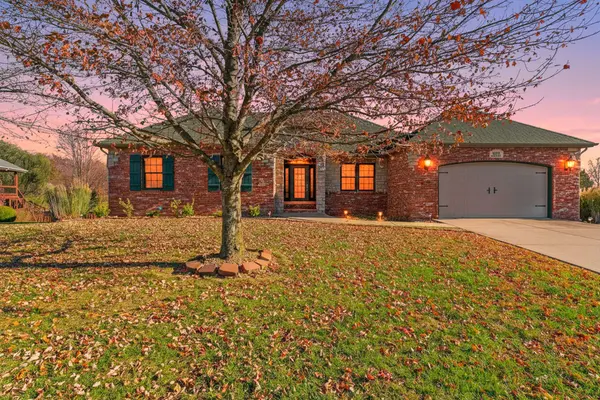 5072 E Hedgerow DR, Springfield, MO 65802