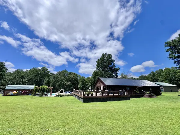 8060 P HWY, Koshkonong, MO 65692