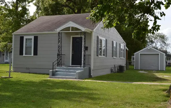 1045 N Dickerson AVE, Springfield, MO 65803
