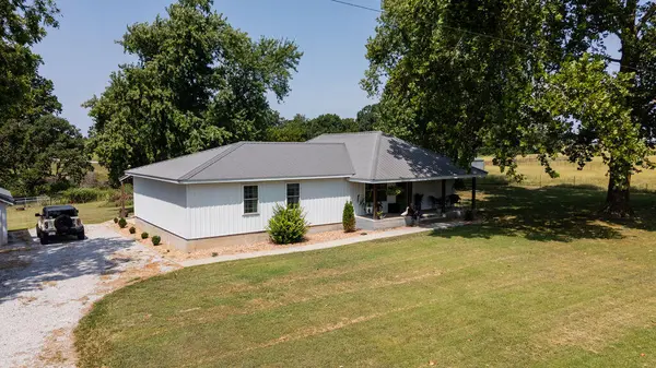 17550 Unicorn RD, Stark City, MO 64866