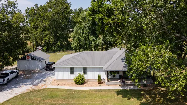 17550 Unicorn RD, Stark City, MO 64866