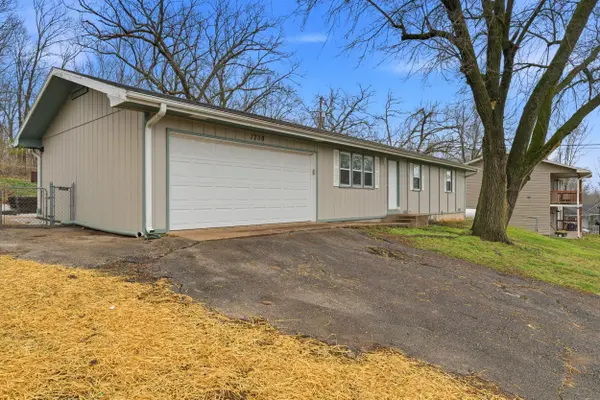 1706 N 16th ST, Ozark, MO 65721