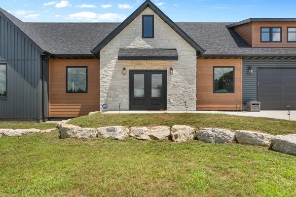105 Timberview DR, Seymour, MO 65746