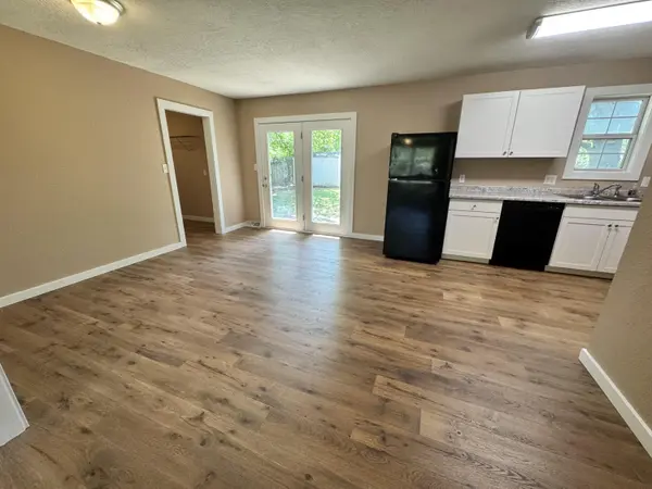 2908 W Scott ST, Springfield, MO 65802