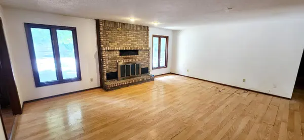 1811 E Holiday ST, Springfield, MO 65804
