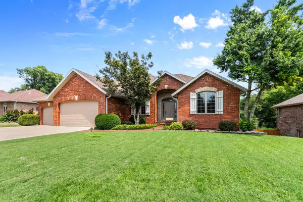 392 N Niangua DR, Nixa, MO 65714