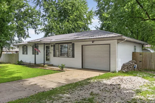 106 S Hodge ST, Seymour, MO 65746