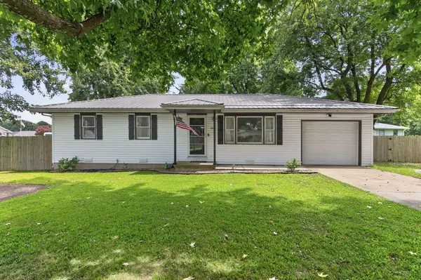 106 S Hodge ST, Seymour, MO 65746