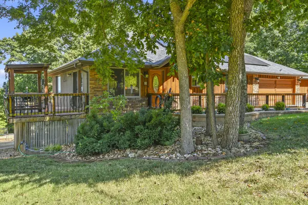 15 Lovers LN, Branson West, MO 65737