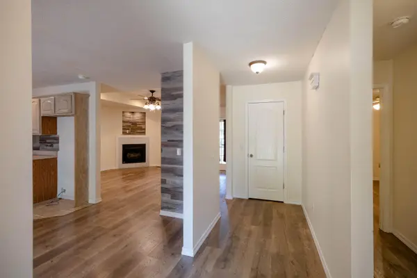 107 W Twin Oak DR, Nixa, MO 65714