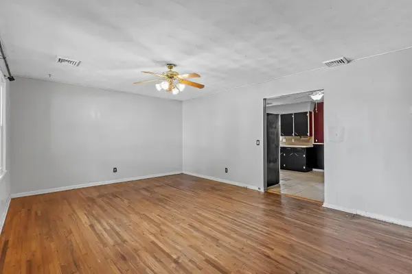 1013 N Albany AVE, Bolivar, MO 65613