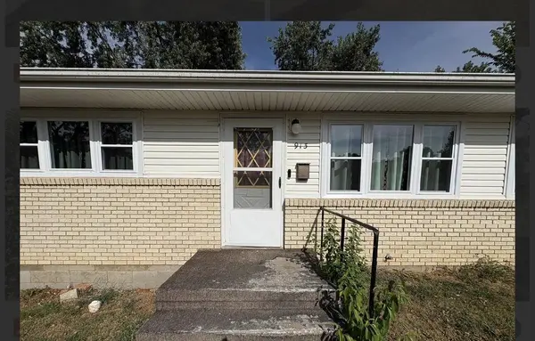 913 Flower Box LN, Neosho, MO 64850