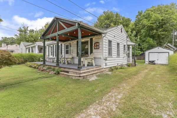 902 S Rogers AVE, Springfield, MO 65804