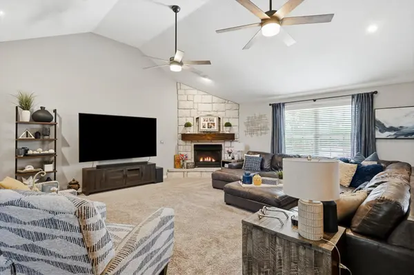 848 E Country Ridge ST, Nixa, MO 65714