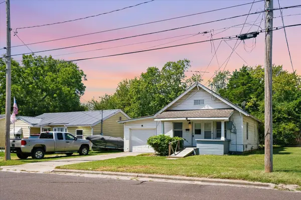 1327 N Marion AVE, Springfield, MO 65802
