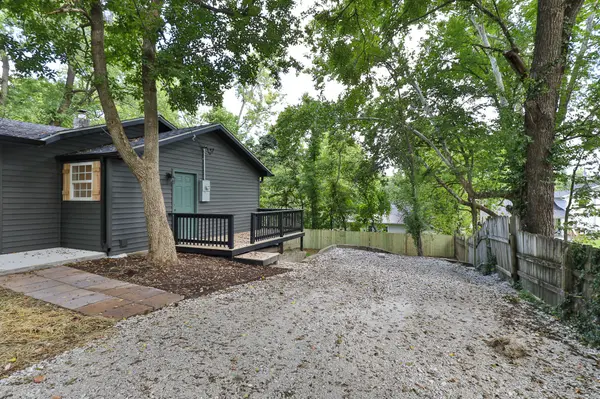 701 E Oak ST, Ozark, MO 65721