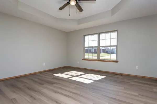 107 Cherry AVE, Clever, MO 65631